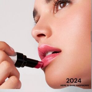 BOBBI BROWN LIP TINT.   (2024)